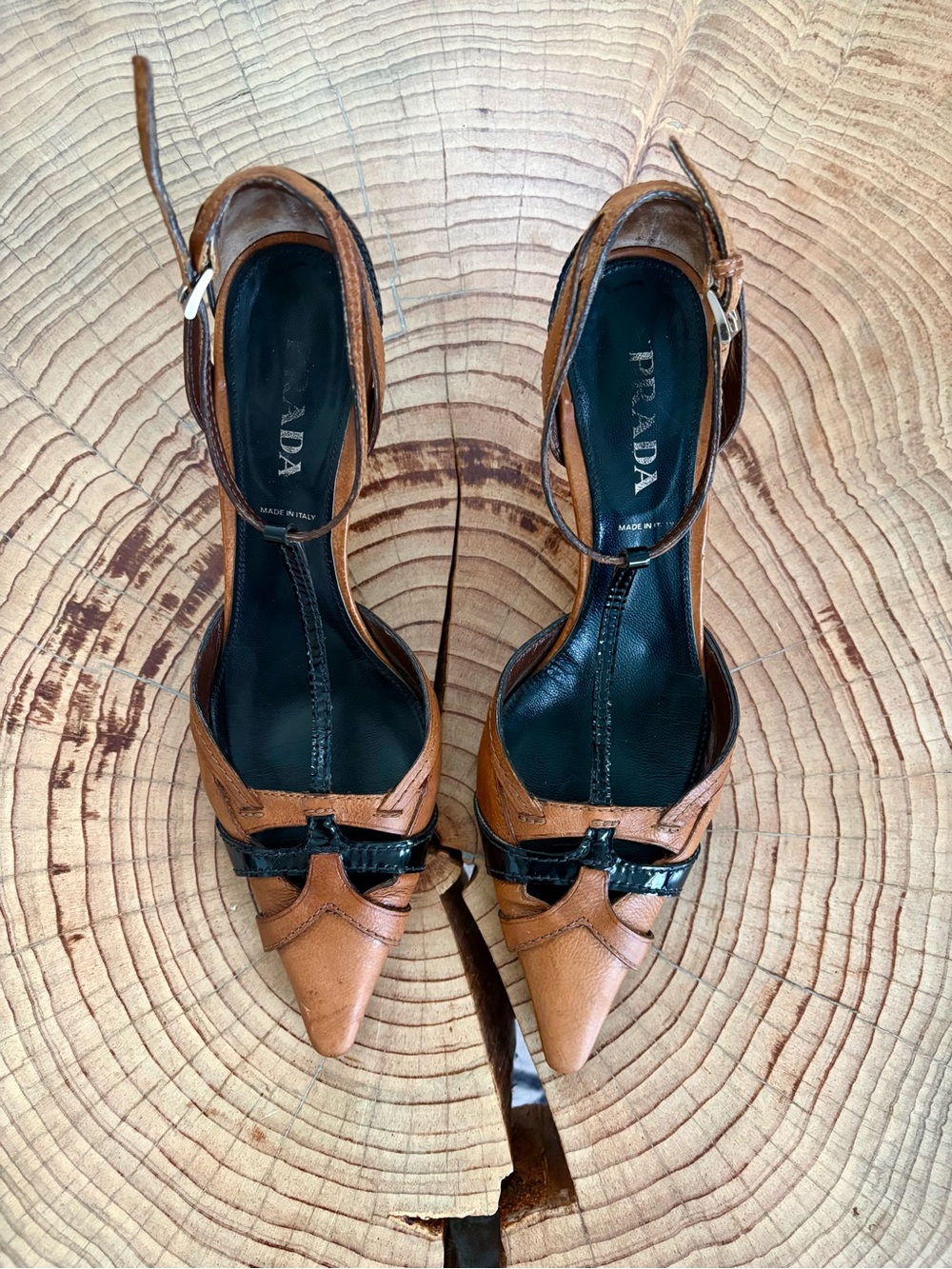 Y2K 90s Vintage Prada Tan and Patent Black Leather Pointed Kitten Heels